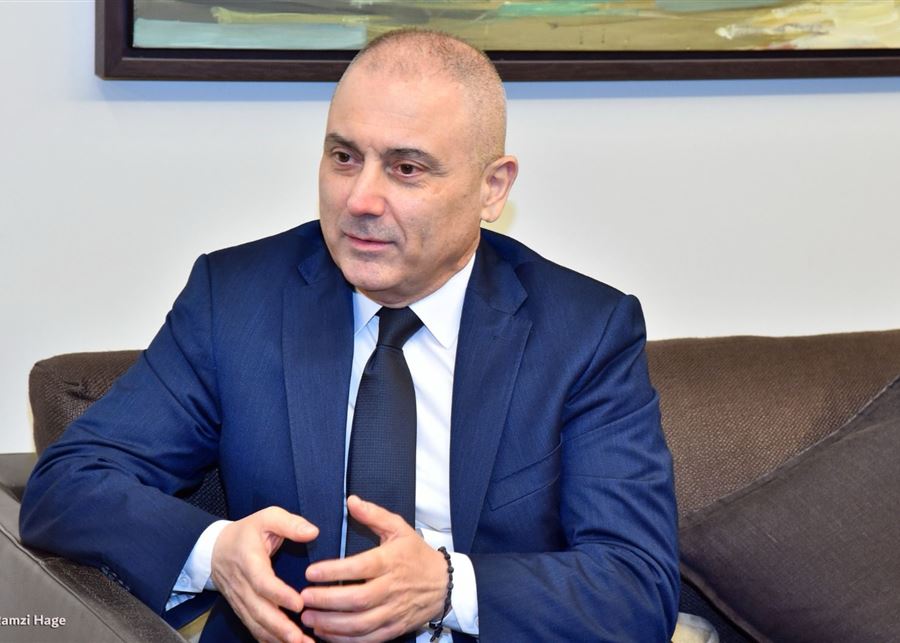 الدولة ليست ملزمة بتأمين وظيفة لمن امتهن السلاح